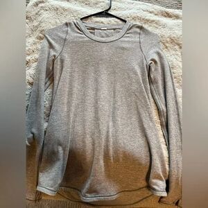 Lululemon Tuck and Flow Size 2